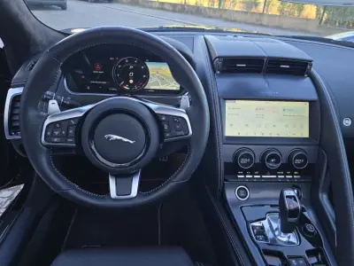 Jaguar F-Type 2022 - 67450 EUR, 11000 km - AUTO.MOTO.pt - 11000km - foto 16 de 19