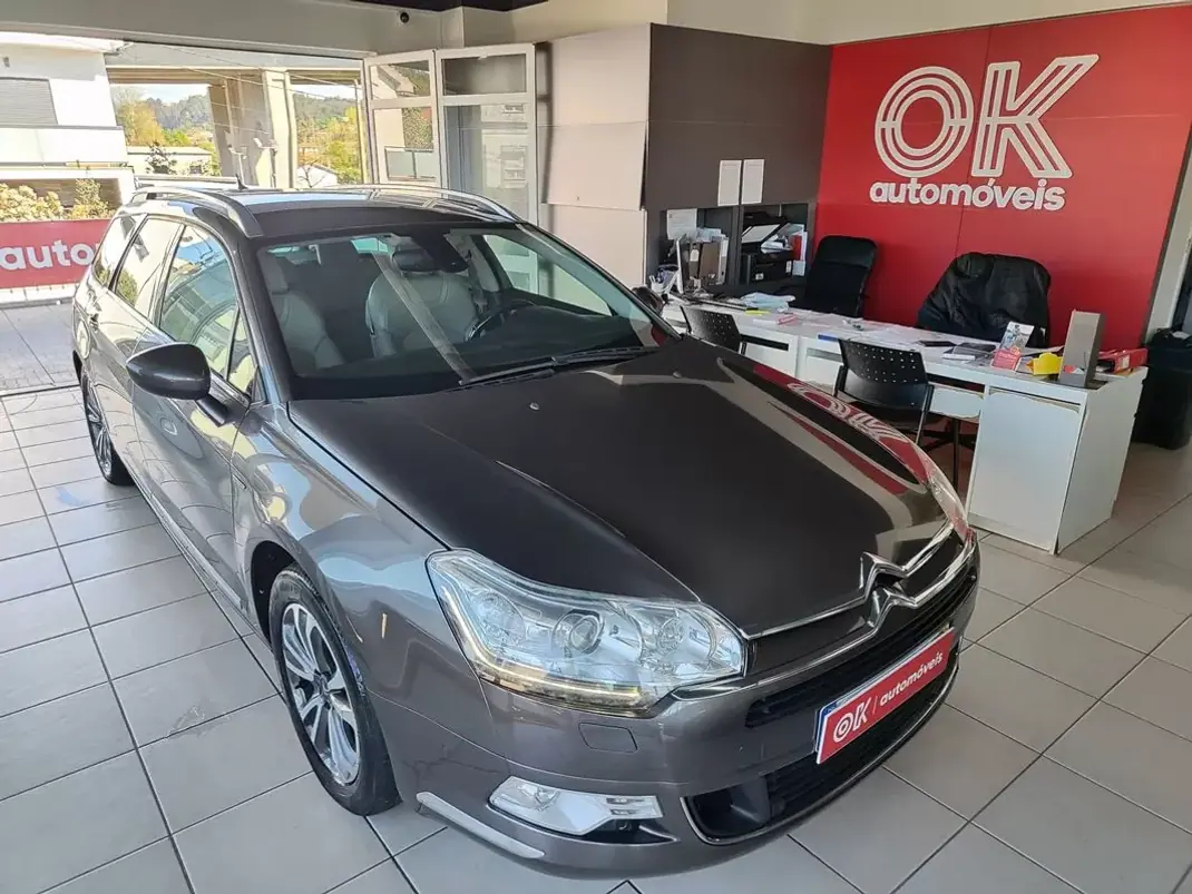 Citroën C5 Tourer 2017 - 9500 EUR, 248400 km - AUTO.MOTO.pt - 248400km - foto 2 de 38