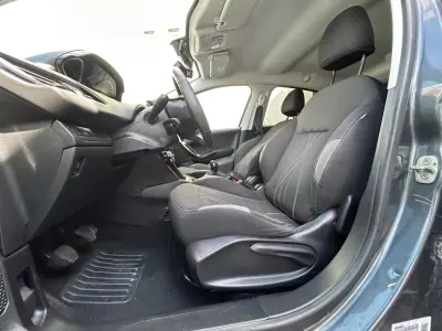 Peugeot 208 2014 - 9500 EUR, 220749 km - 220749km - foto 10 de 18