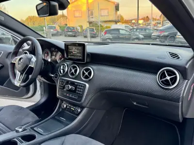 Mercedes-Benz A 180 2015 - 16500 EUR, 170000 km - AUTO.MOTO.pt - 170000km - foto 9 de 23