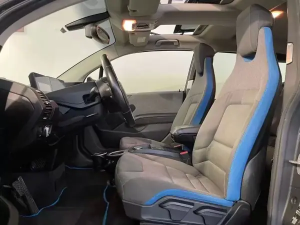 BMW i3 2016 - 13950 EUR, 124000 km - AUTO.MOTO.pt - 124000km - foto 17 de 40