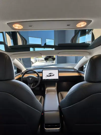 Tesla Model 3 2023 - 35490 EUR, 85014 km - 85014km - foto 10 de 24