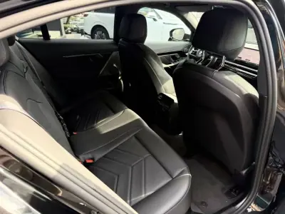BMW 530e 2024 - 52900 EUR, 33 km - AUTO.MOTO.pt - 33km - foto 14 de 15