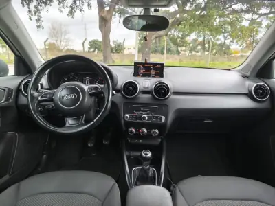 Audi A1 Sportback 2015 - 10900 EUR, 221000 km - AUTO.MOTO.pt - 221000km - foto 10 de 10