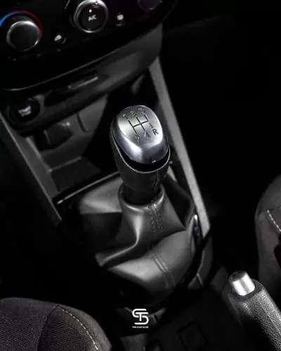 Renault Clio 2019 - 10450 EUR, 79000 km - AUTO.MOTO.pt - 79000km - foto 16 de 19