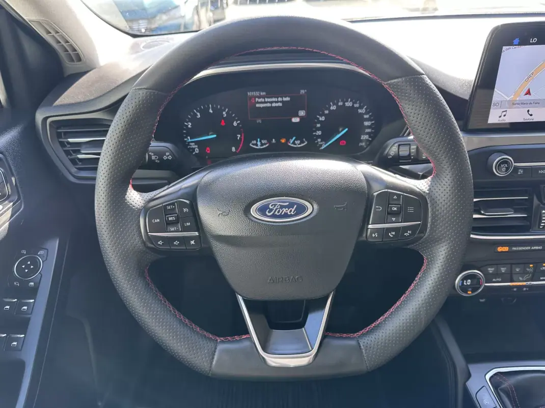 Ford Focus 2018 - 10900 EUR, 100000 km - AUTO.MOTO.pt - 100000km - foto 19 de 35