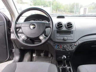 Chevrolet Aveo 2010 - 4900 EUR, 166000 km - AUTO.MOTO.pt - 166000km - foto 9 de 11