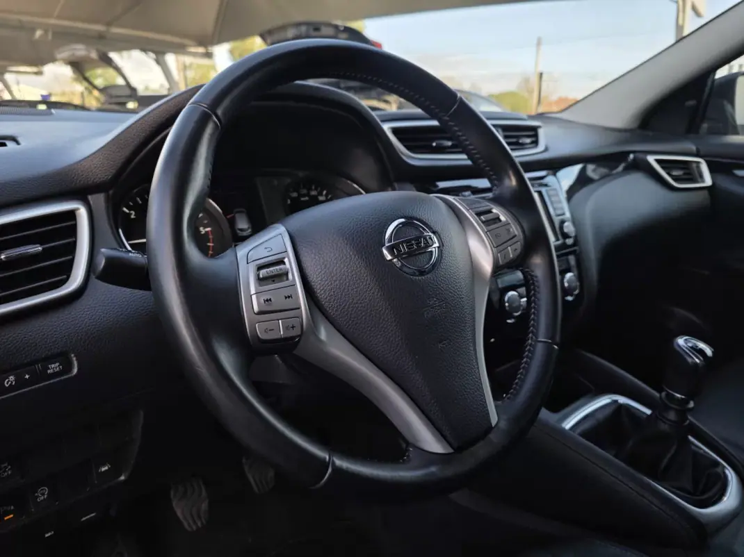 Nissan Qashqai 2015 - 13990 EUR, 146000 km - AUTO.MOTO.pt - 146000km - foto 37 de 40