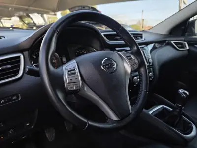 Nissan Qashqai 2015 - 13990 EUR, 146000 km - AUTO.MOTO.pt - 146000km - foto 37 de 40