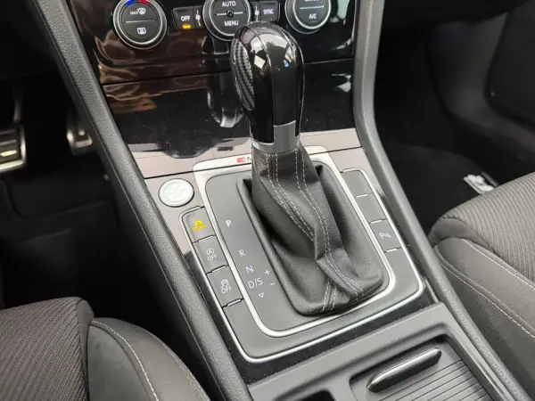 Volkswagen Golf 2019 - 33000 EUR, 173865 km - AUTO.MOTO.pt - 173865km - foto 20 de 30