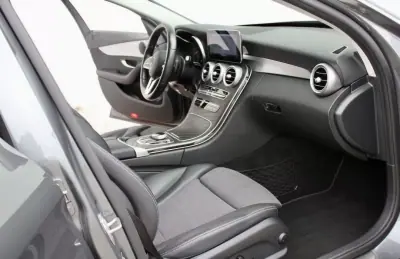 Mercedes-Benz C 300 2021 - 26990 EUR, 128500 km - foto 4 de 24