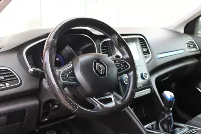 Renault Mégane 2021 - 16490 EUR, 165000 km - AUTO.MOTO.pt - 165000km - foto 20 de 30