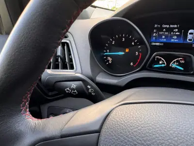 Ford Kuga 2018 - 16500 EUR, 54485 km - AUTO.MOTO.pt - 54485km - foto 12 de 25