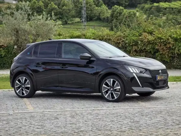 Peugeot e-208 2021 - 17250 EUR, 85000 km - AUTO.MOTO.pt - 85000km - foto 22 de 25