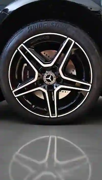 Mercedes-Benz CLA 250 2023 - 39500 EUR, 9700 km - AUTO.MOTO.pt - 9700km - foto 6 de 7