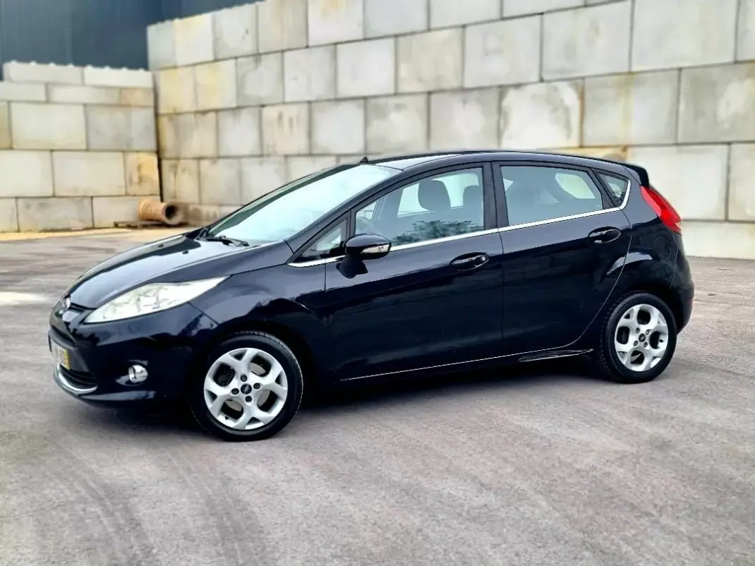 Ford Fiesta 2010 - 5900 EUR, 128980 km - AUTO.MOTO.pt - 128980km - foto 2 de 6