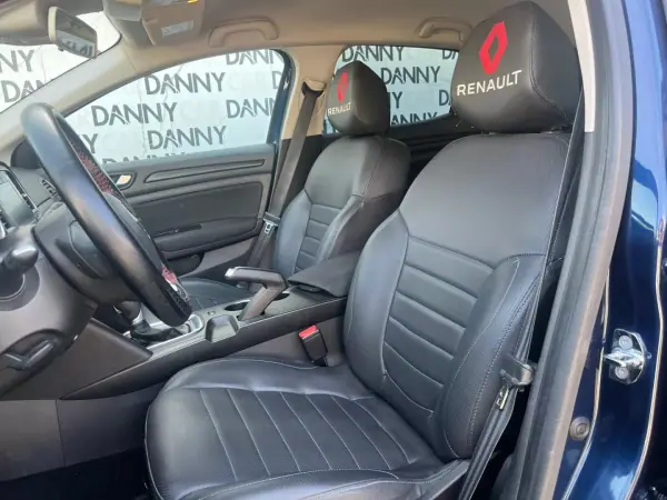Renault Mégane 2017 - 15500 EUR, 164000 km - AUTO.MOTO.pt - 164000km - foto 3 de 8