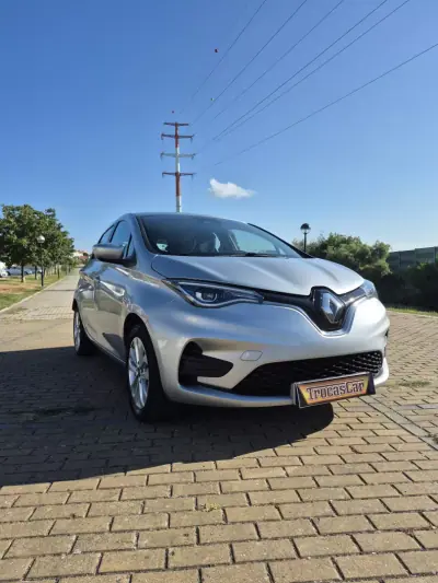 Renault Zoe 2020 - 12750 EUR, 133250 km - AUTO.MOTO.pt - 133250km - foto 2 de 29