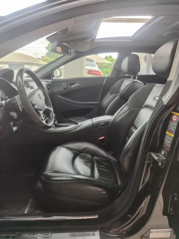 Mercedes-Benz CLS 55 AMG 2005 - 37500 EUR, 135000 km - AUTO.MOTO.pt - 135000km - foto 14 de 42