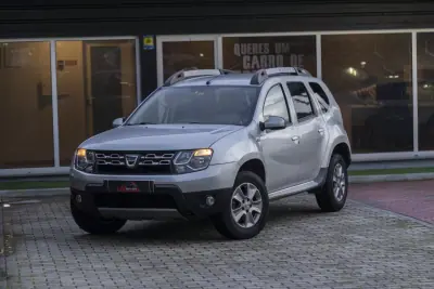 Dacia Duster 2015 - 10900 EUR, 150410 km - AUTO.MOTO.pt - 150410km - foto 3 de 33