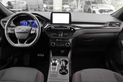 Ford Kuga 2022 - 29900 EUR, 80756 km - AUTO.MOTO.pt - 80756km - foto 4 de 23