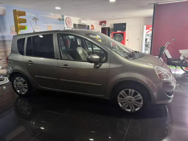 Renault Modus 2008 - 5990 EUR, 200200 km - AUTO.MOTO.pt - 200200km - foto 4 de 12