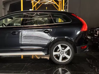 Volvo XC 60 2012 - 16990 EUR, 201000 km - AUTO.MOTO.pt - 201000km - foto 10 de 35