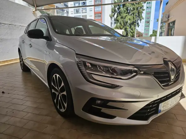 Renault Mégane 2022 - 20200 EUR, 55525 km - AUTO.MOTO.pt - 55525km - foto 17 de 18
