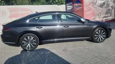 Volkswagen Arteon 2019 - 26650 EUR, 90000 km - AUTO.MOTO.pt - 90000km - foto 8 de 38