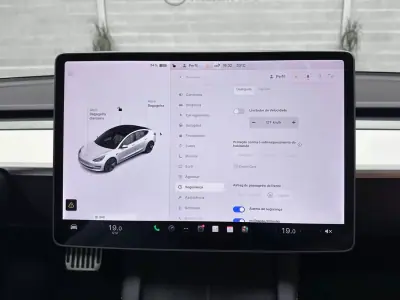 Tesla Model 3 2021 - 27950 EUR, 49088 km - AUTO.MOTO.pt - 49088km - foto 26 de 59