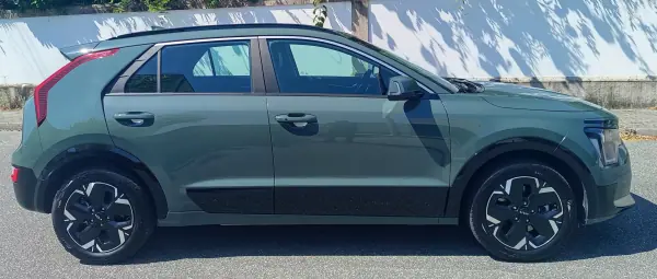 Kia e-Niro 2024 - 27990 EUR, 77660 km - AUTO.MOTO.pt - 77660km - foto 7 de 19