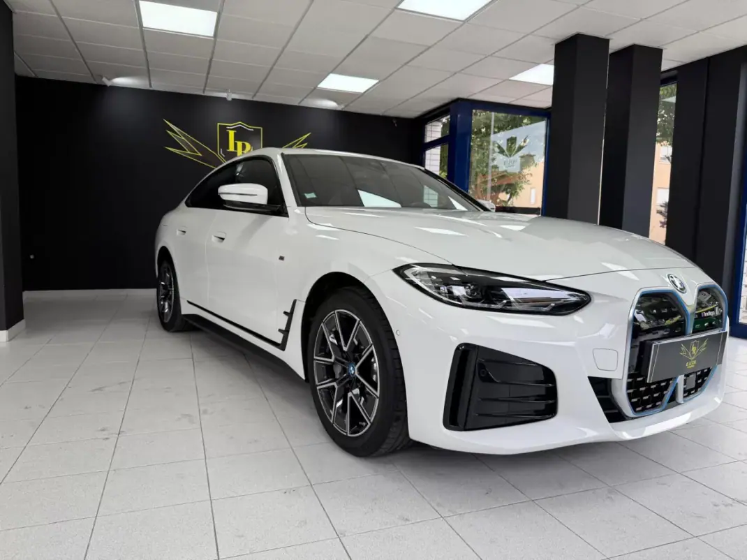 BMW i4 2024 - 43000 EUR, 42572 km - AUTO.MOTO.pt - 42572km - foto 8 de 39