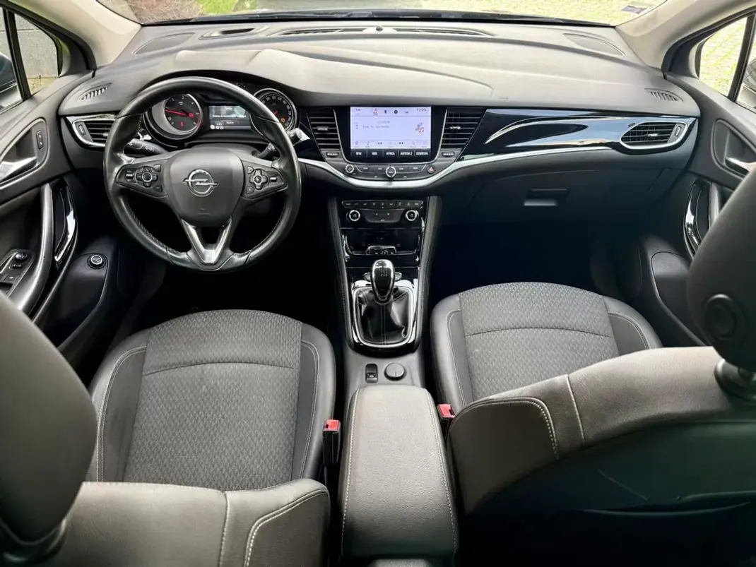 Opel Astra Sports Tourer 2016 - 10990 EUR, 127900 km - AUTO.MOTO.pt - 127900km - foto 9 de 35