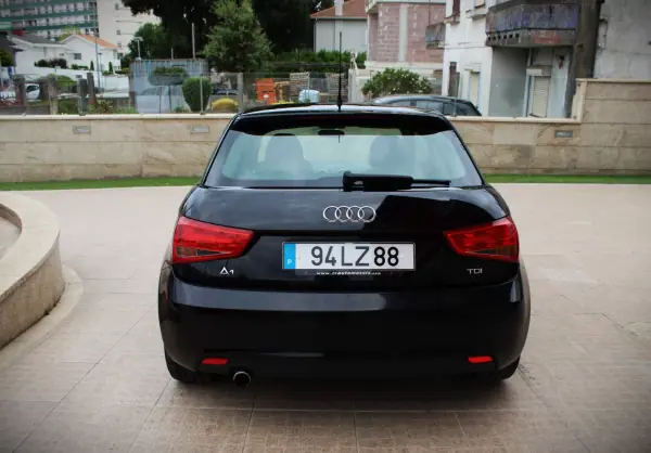 Audi A1 2011 - 11450 EUR, 136350 km - AUTO.MOTO.pt - 136350km - foto 22 de 26