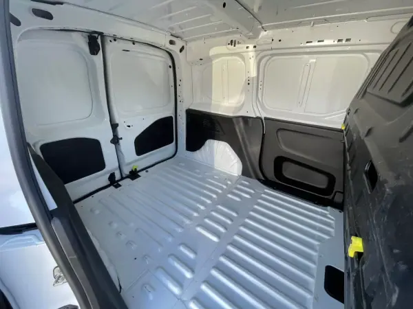 Citroën Berlingo 2020 - 10750 EUR, 156000 km - AUTO.MOTO.pt - 156000km - foto 30 de 32