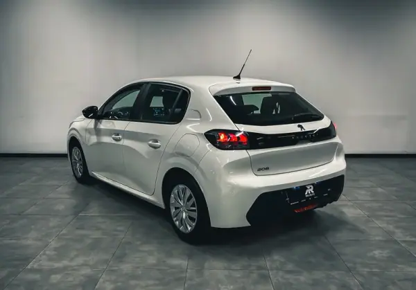 Peugeot 208 2023 - 12500 EUR, 98000 km - AUTO.MOTO.pt - 98000km - foto 5 de 16