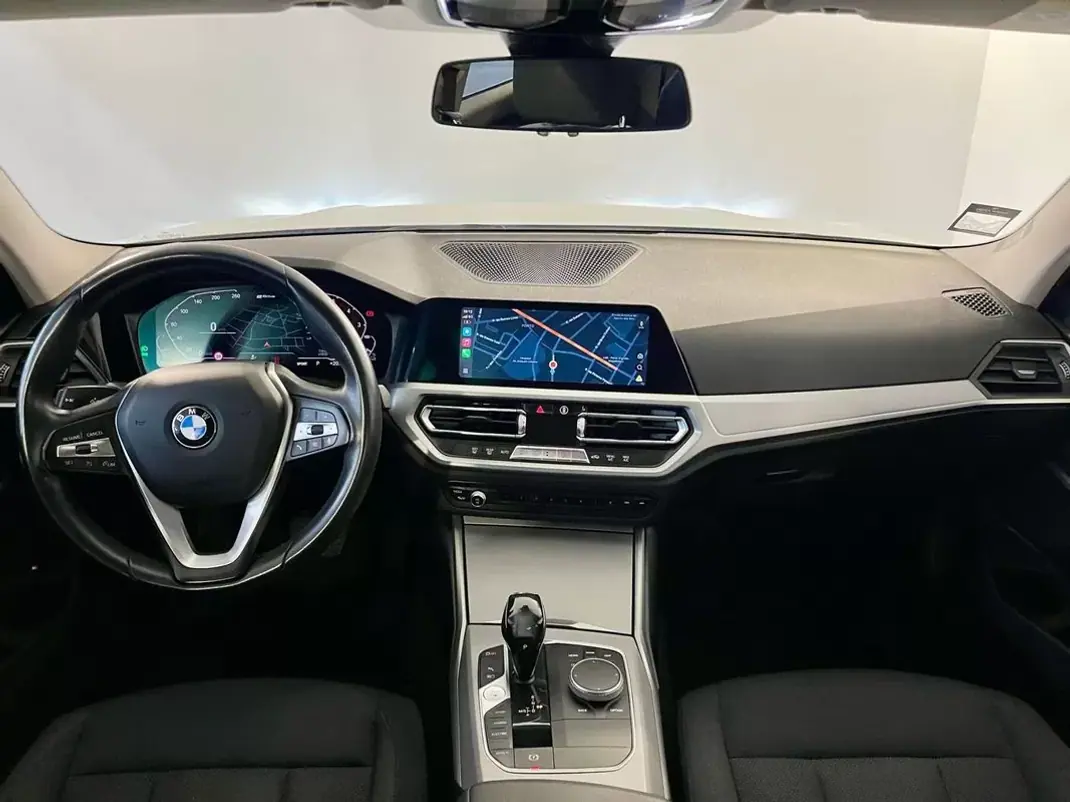 BMW 330 2019 - 23450 EUR, 115000 km - AUTO.MOTO.pt - 115000km - foto 2 de 36