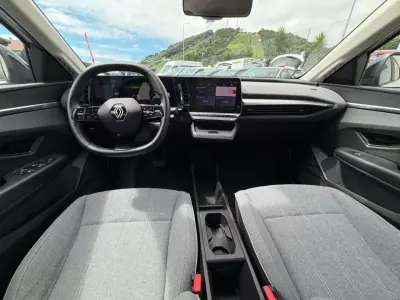 Renault Mégane E-Tech 2022 - 26490 EUR, 8860 km - 8860km - foto 14 de 16