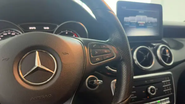 Mercedes-Benz CLA 180 2016 - 16990 EUR, 142457 km - AUTO.MOTO.pt - 142457km - foto 22 de 26