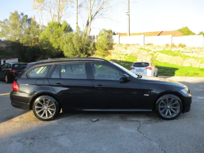 BMW 320 2009 - 8900 EUR, 236000 km - AUTO.MOTO.pt - 236000km - foto 4 de 12