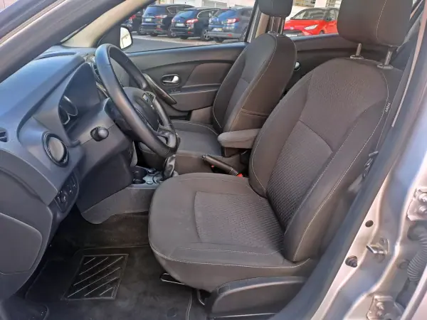 Dacia Sandero 2018 - 8500 EUR, 155000 km - AUTO.MOTO.pt - 155000km - foto 10 de 22