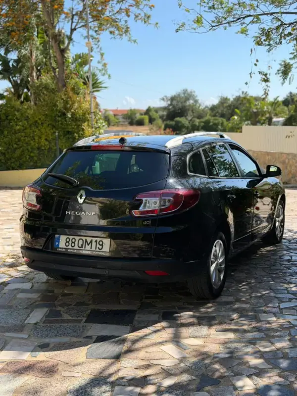 Renault Mégane 2015 - 10900 EUR, 102335 km - AUTO.MOTO.pt - 102335km - foto 4 de 9