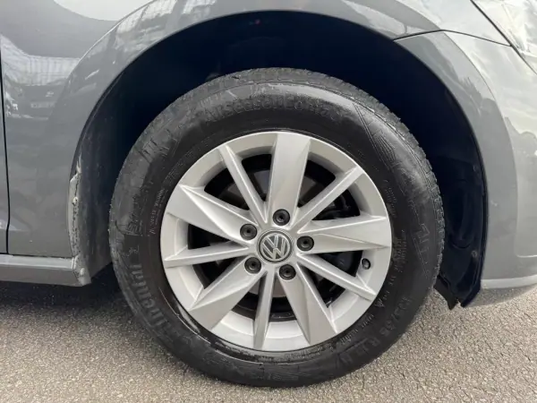 Volkswagen Golf 2019 - 15990 EUR, 95000 km - AUTO.MOTO.pt - 95000km - foto 11 de 27