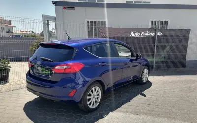 Ford Fiesta 2017 - 13000 EUR, 94020 km - AUTO.MOTO.pt - 94020km - foto 11 de 18