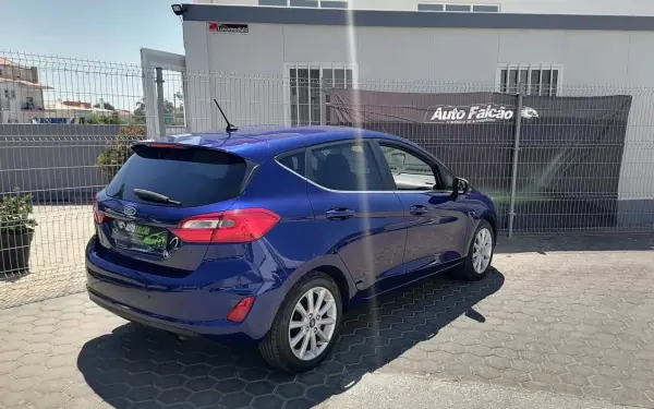 Ford Fiesta 2017 - 13000 EUR, 94020 km - AUTO.MOTO.pt - 94020km - foto 11 de 18