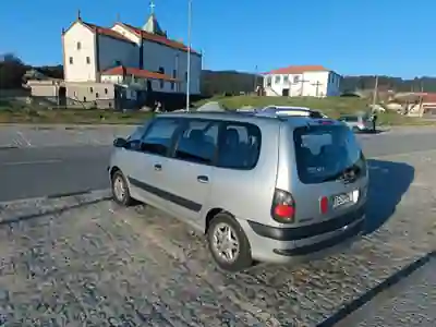 Renault Espace 2000 - 5400 EUR, 187000 km - AUTO.MOTO.pt - 187000km - foto 15 de 15