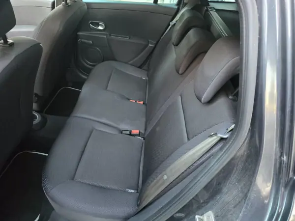Renault Clio Break 2008 - 3999 EUR, 208437 km - AUTO.MOTO.pt - 208437km - foto 9 de 19