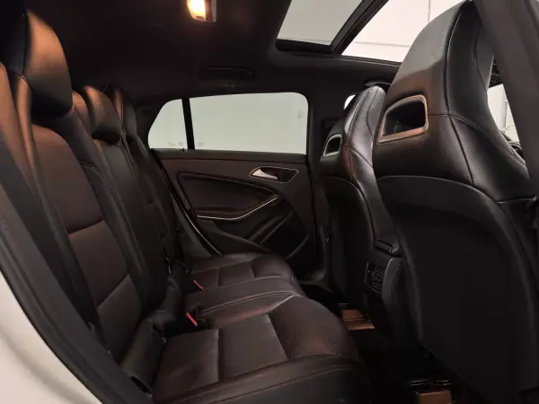 Mercedes-Benz CLA 220 2015 - 20990 EUR, 164000 km - AUTO.MOTO.pt - 164000km - foto 18 de 23
