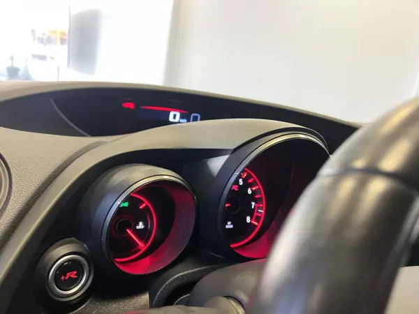 Honda Civic 2016 - 30990 EUR, 140000 km - AUTO.MOTO.pt - 140000km - foto 15 de 60