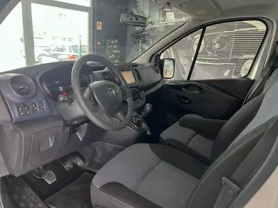 Opel Vivaro 2018 - 24600 EUR, 131722 km - AUTO.MOTO.pt - 131722km - foto 6 de 24